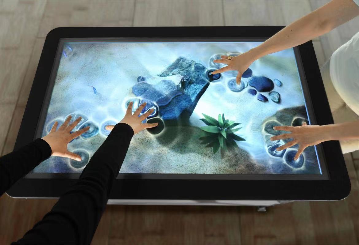 Gaming equipment: Applications of multi-touch screen